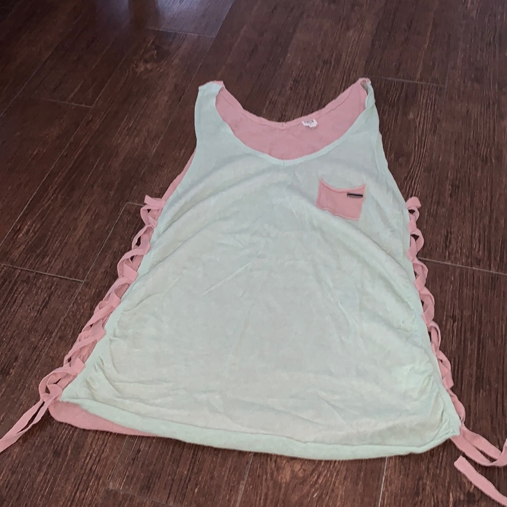 Women’s Uniq top